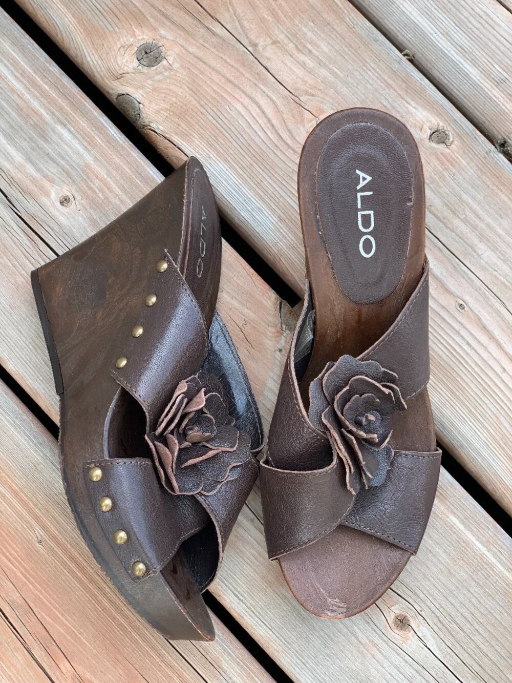 Vtg Y2K ALdo Platform Wedge Sandals 9.5 Brown Leather Flower Studded Retro Boho